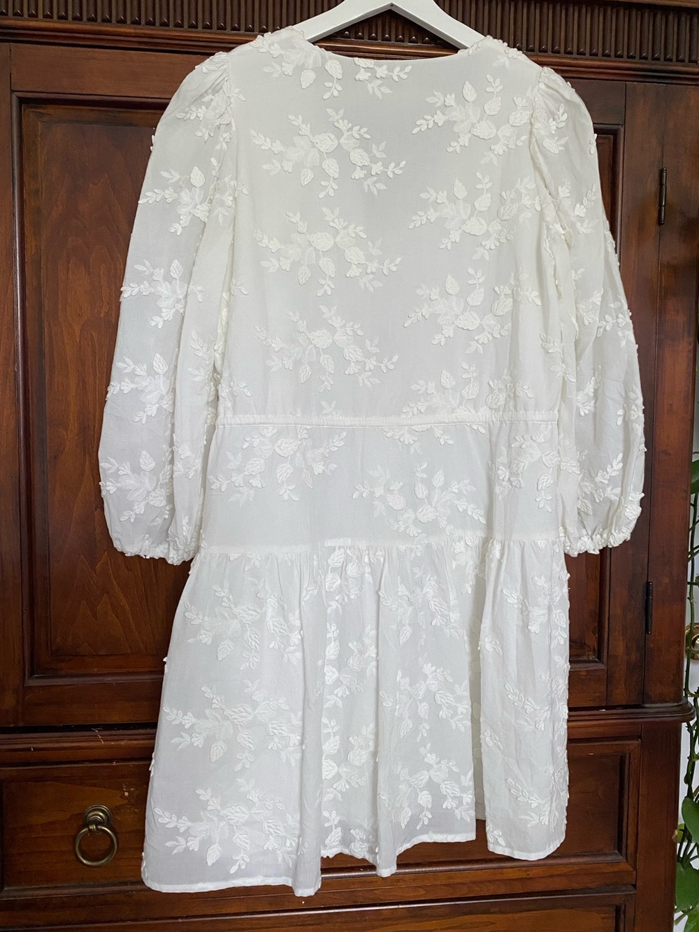 & Other Stories Paris Atelier White Embroidered Tie Front Mini Floral Appliqué 4 - Picture 3 of 16